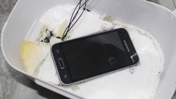Ставропольским заключённым пытались передать сотовый телефон в термоконтейнере